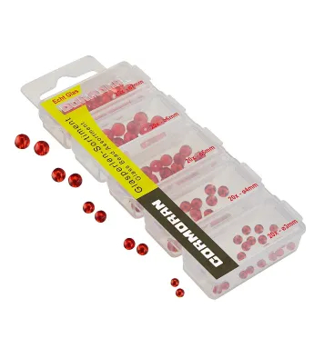 Punaste klaaspärlite sortiment